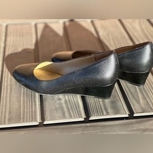 Naturalizer black leather pumps size 7.5